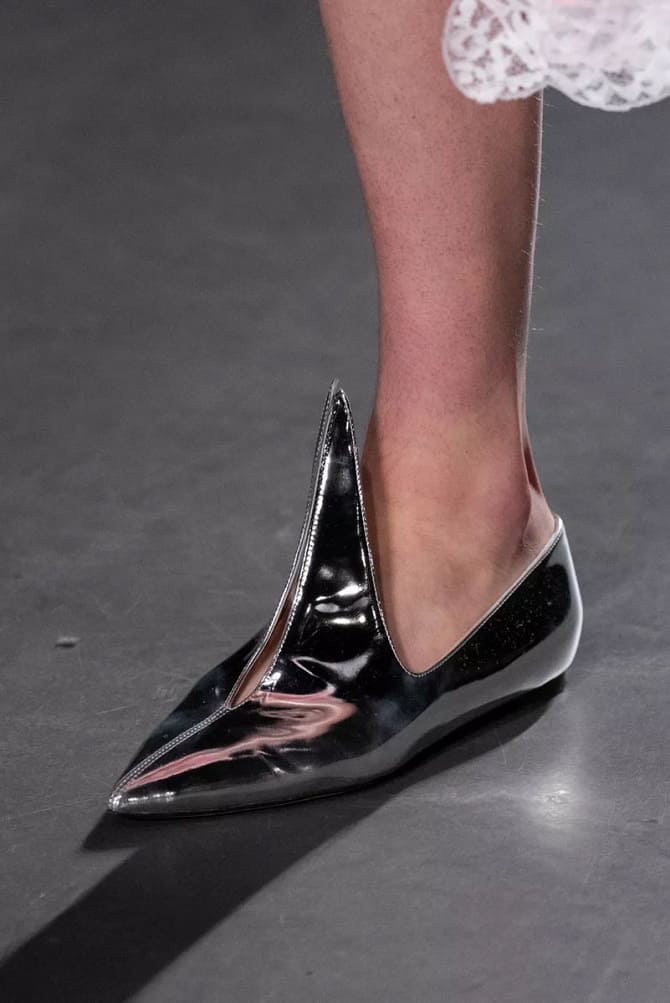 Модная обувь цвета металлик лето 2023: какие модели выбрать? (+бонус-видео) 11