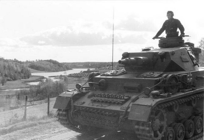 Немецкий танк Т-4: Pz.Kpfw.IV +бонус-видео 5