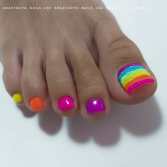 Trendy pedicure for summer 2023: actual colors and designs (+ bonus video) 20