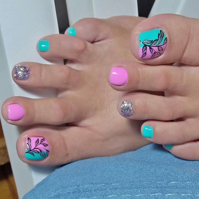 Trendy pedicure for summer 2023: actual colors and designs (+ bonus video) 18