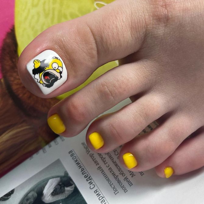 Trendy pedicure for summer 2023: actual colors and designs (+ bonus video) 10