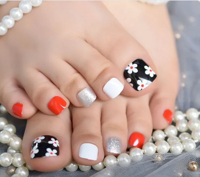 Trendy pedicure for summer 2023: actual colors and designs (+ bonus video) 5