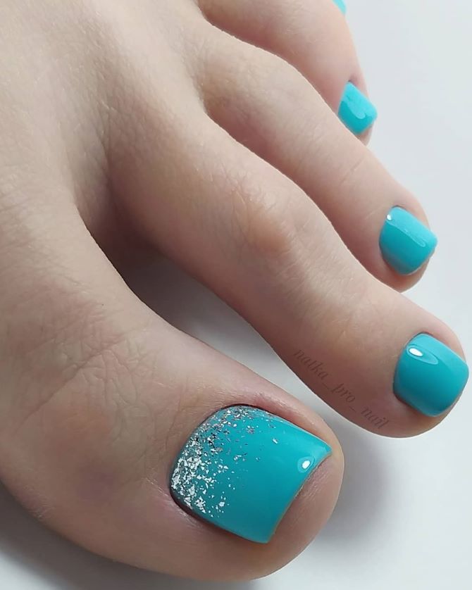 Trendy pedicure for summer 2023: actual colors and designs (+ bonus video) 24