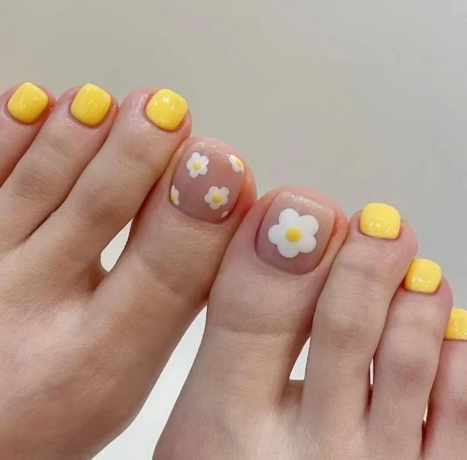 Trendy pedicure for summer 2023: actual colors and designs (+ bonus video) 6