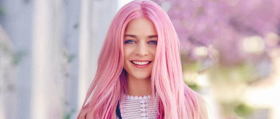 Hair coloring in pink: what shade to choose