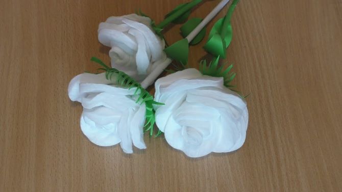 Cotton pad flowers: simple crafts for preschoolers 2