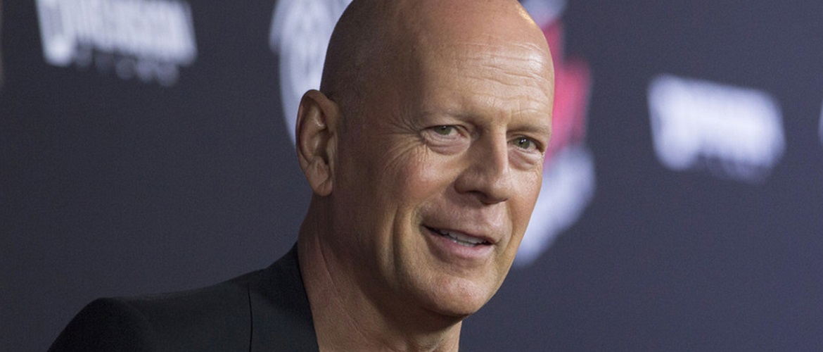 Showing the first photos of Bruce Willis with his granddaughter