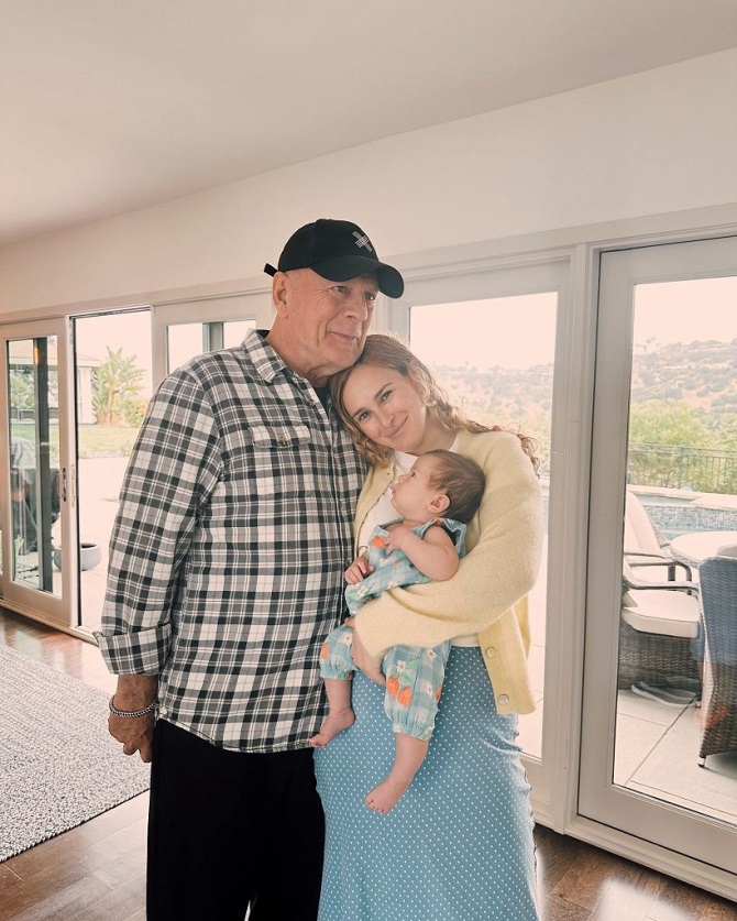 Showing the first photos of Bruce Willis with his granddaughter 2