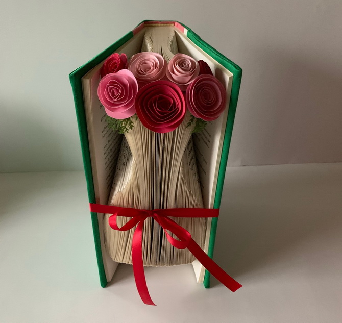 Crafts from old books: how to turn pages into beautiful flower arrangements (+ bonus video) 5