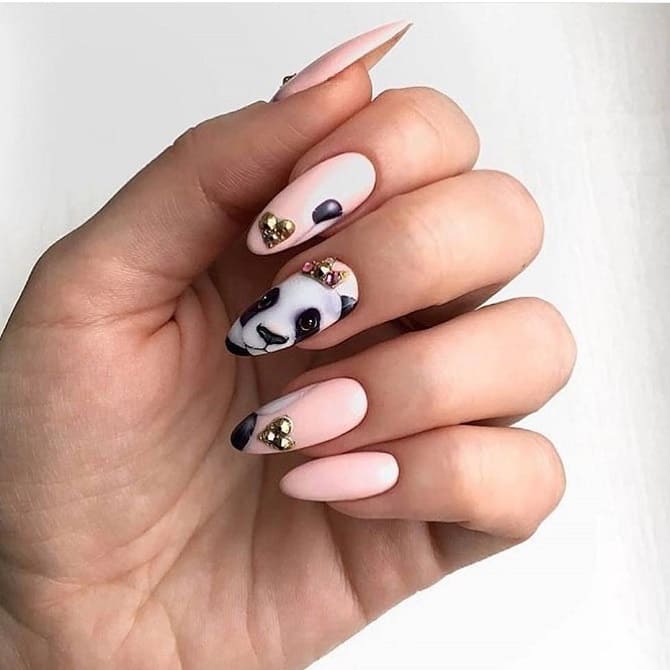 Paintings on nails: trendy manicure for the summer of 2023 10