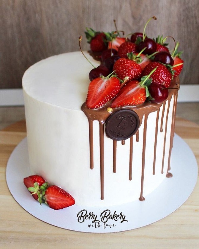 How to Decorate a Cake with Strawberries – Creative Design Ideas (+ Bonus Video) 7
