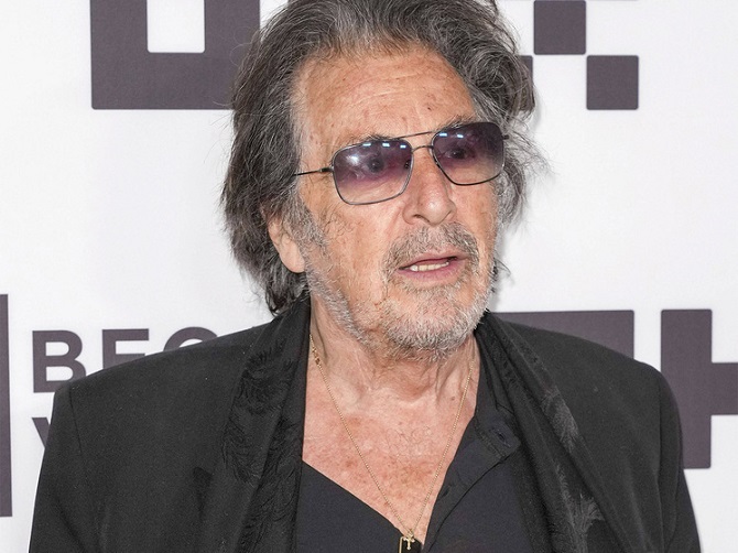 The girlfriend of 83-year-old Al Pacino gave birth to a child 2