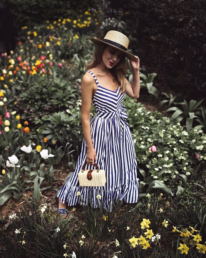 Fashionable striped sundresses for summer 2023: trendy models 4