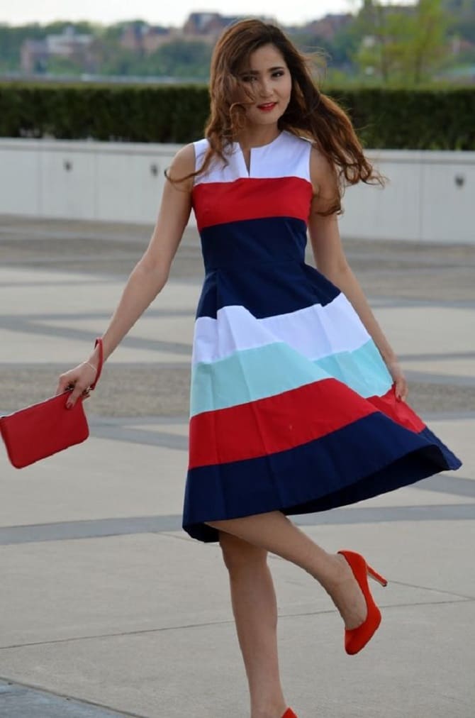Fashionable striped sundresses for summer 2023: trendy models 5
