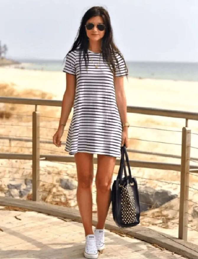 Fashionable striped sundresses for summer 2023: trendy models 6