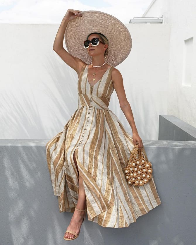 Fashionable striped sundresses for summer 2023: trendy models 8