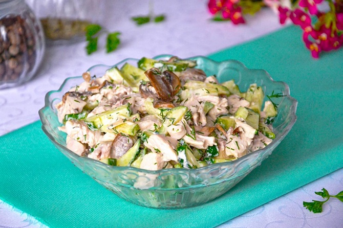 Delicious and simple salads with mushrooms: step by step recipes with photos (+ bonus video) 4