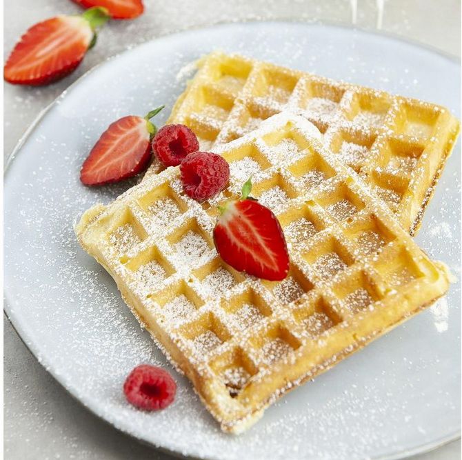 Beautiful and appetizing: how to decorate Belgian waffles 2