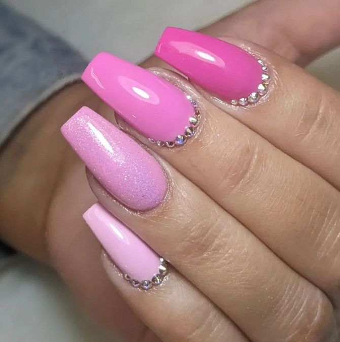 Like a Barbie: fashionable pink manicure in the style of Barbiecore 15