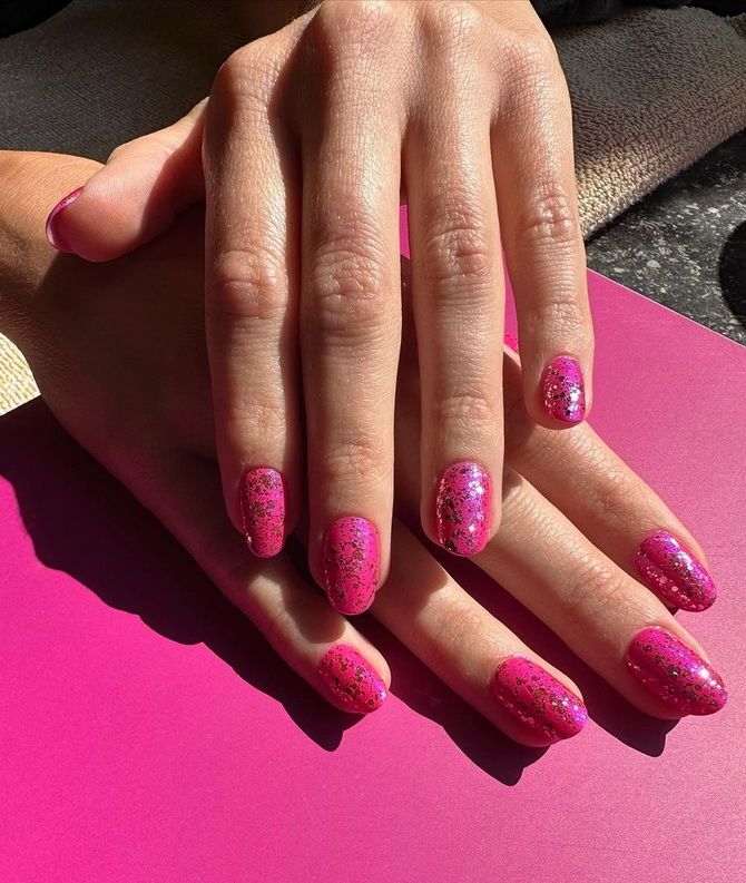 Like a Barbie: fashionable pink manicure in the style of Barbiecore 24