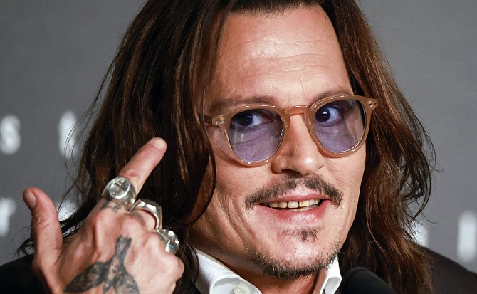 Johnny Depp wurde eilig ins Krankenhaus gebracht 1