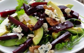 4 рецепта вкусных салатов из свеклы к летнему меню (+бонус-видео)