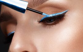 Farbige Pfeile: Trendiges Make-up für den Sommer 2023