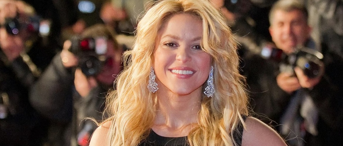 Shakira photographed on a date with a new lover