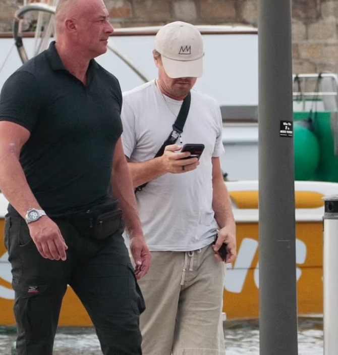 Leonardo DiCaprio showed up on vacation with his lover 1