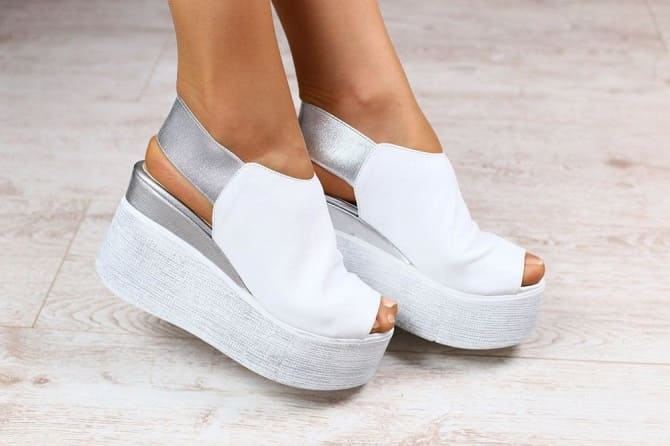 Fashionable white sandals: what shoes to choose in 2023? 5