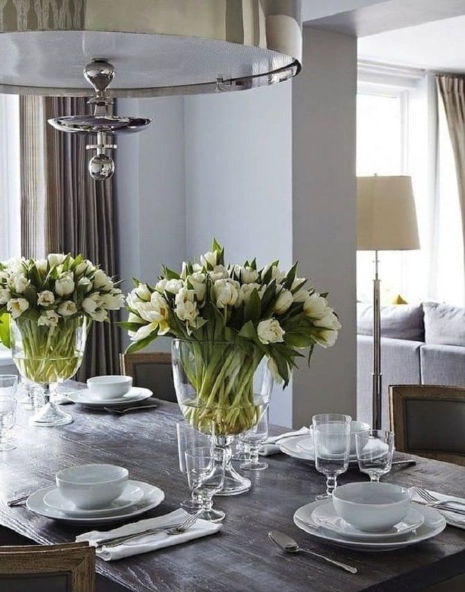 How to decorate a table with fresh flowers: decor options 3