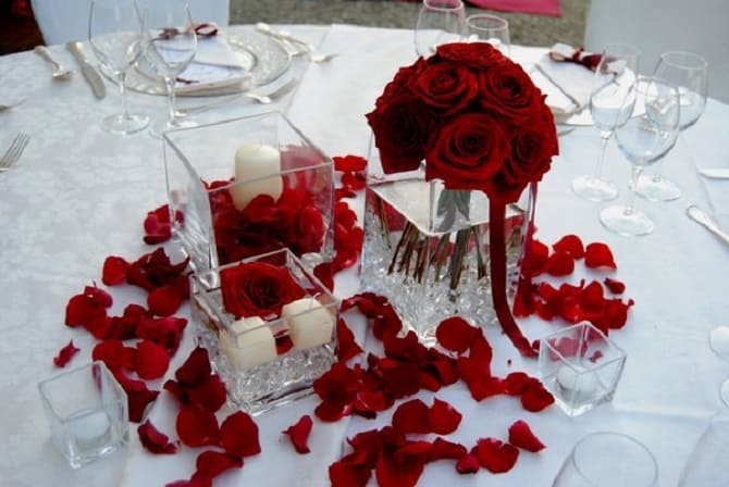So dekorieren Sie einen Tisch mit frischen Blumen: Dekorationsmöglichkeiten 7