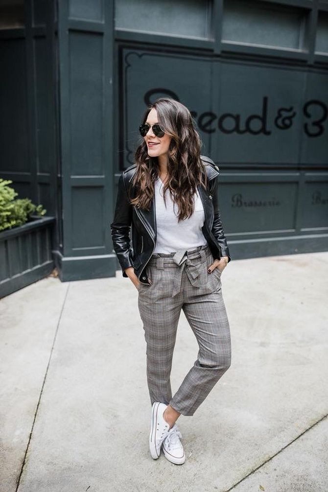 Images with plaid trousers for women: what to combine with? 3