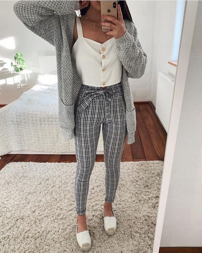 Images with plaid trousers for women: what to combine with? 10