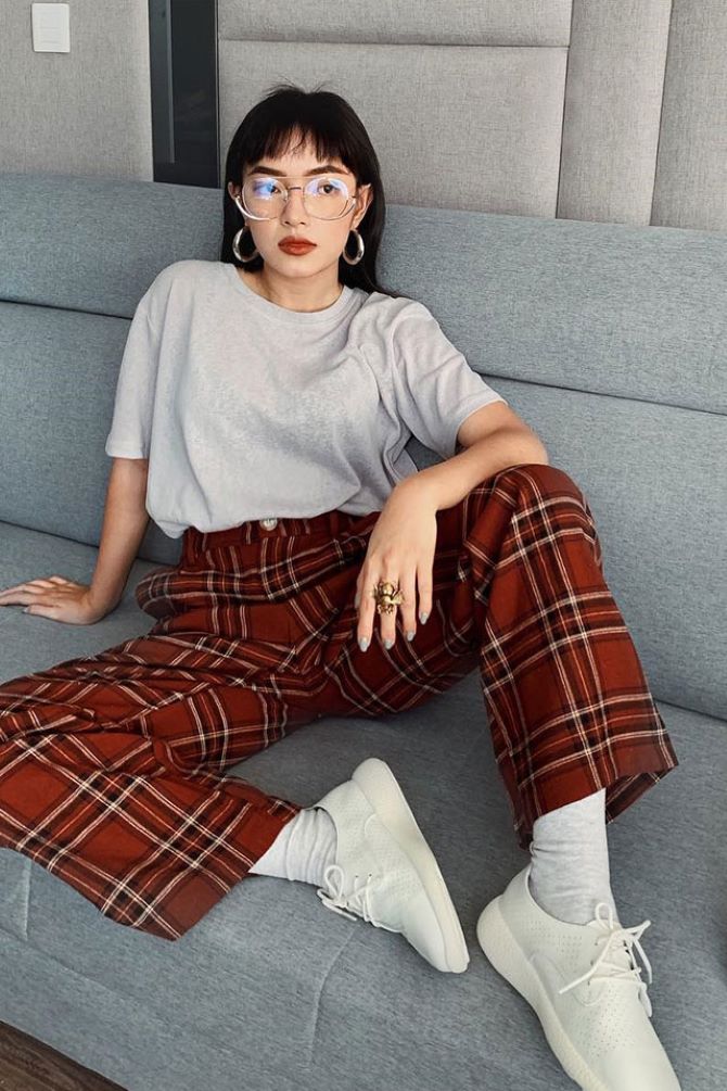 Images with plaid trousers for women: what to combine with? 16