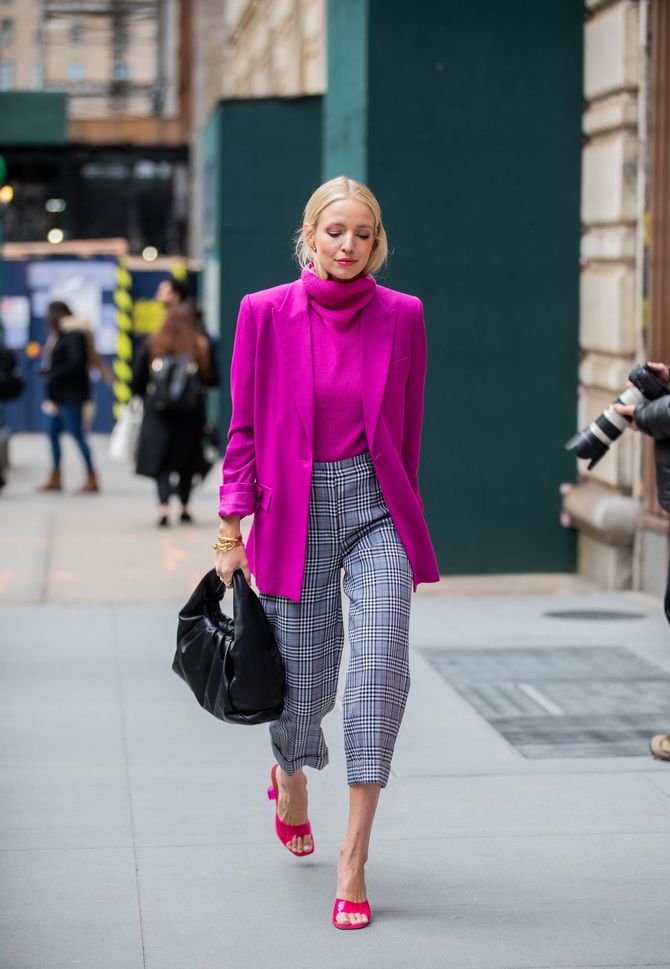 Images with plaid trousers for women: what to combine with? 11