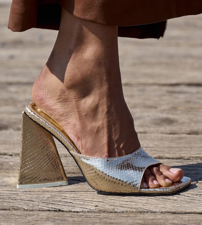 Open mules: fashionable models for the summer 4
