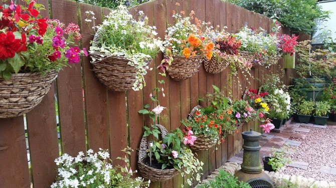 Creative ideas for decorating a small garden 2