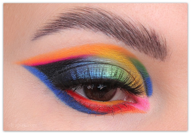 Colored Arrows: Trendy Makeup for Summer 2023 8