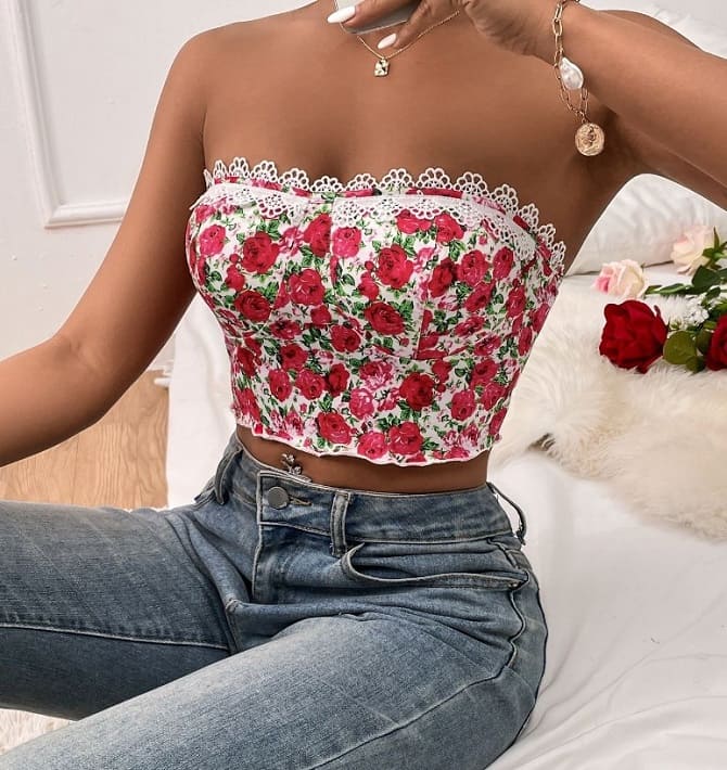 Fashion tops with a corset for the summer of 2023: current models 15