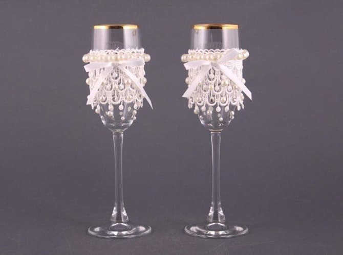 DIY wedding glasses: how to decorate wine glasses for newlyweds 6