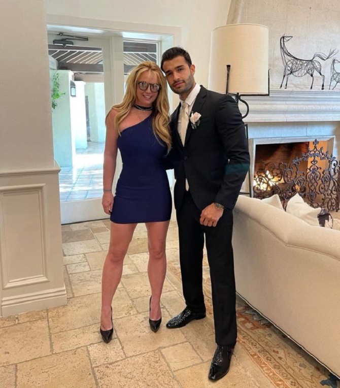 Britney Spears beschuldigte Sam Asghari, für ihren Vater zu arbeiten 3