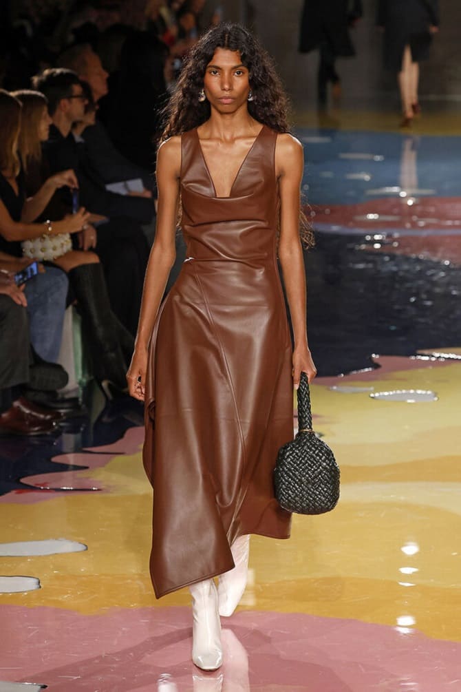 The most fashionable leather dresses of the autumn-winter season 2023-2024 1