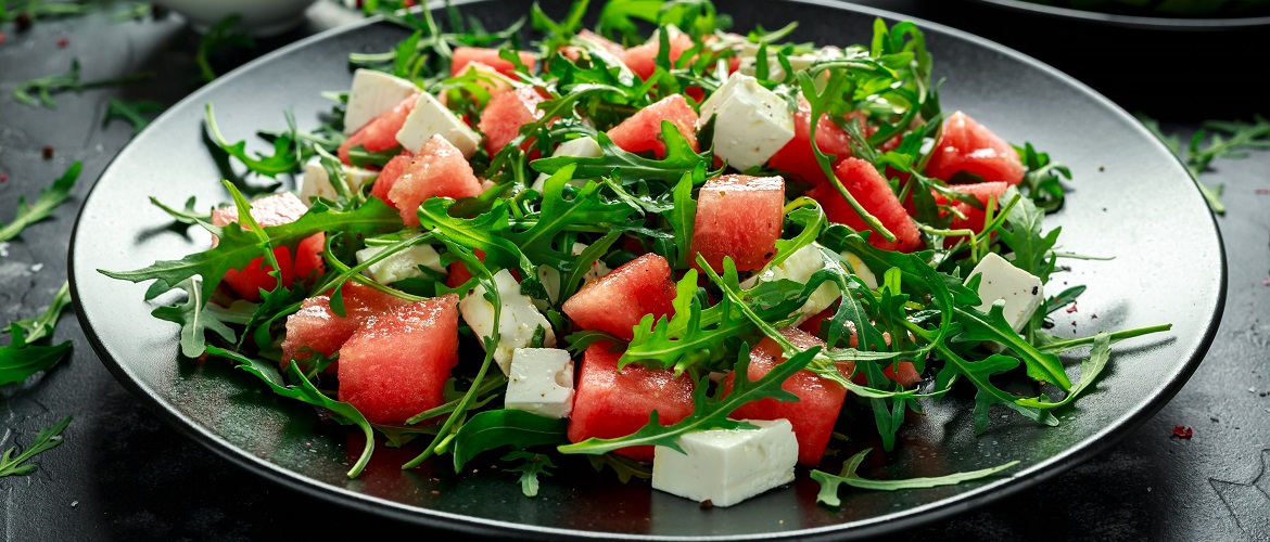 Вкусные салаты из арбуза: что приготовить на летний стол? (+бонус-видео)