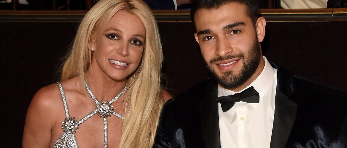 Britney Spears beschuldigte Sam Asghari, für ihren Vater zu arbeiten