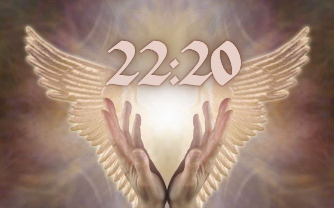 Numbers of angels: what does the time 22:20 mean on the clock 1