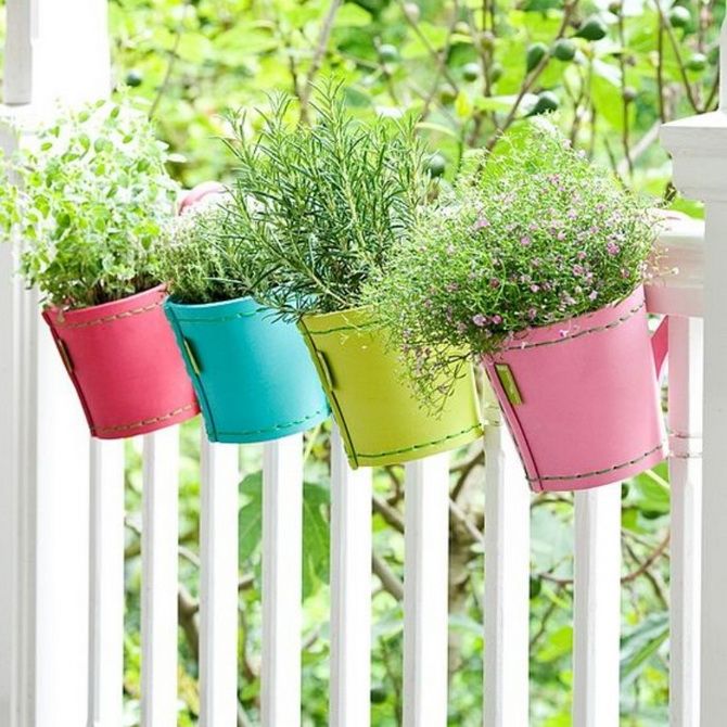 Ideas and ways to plant a balcony with planters 8