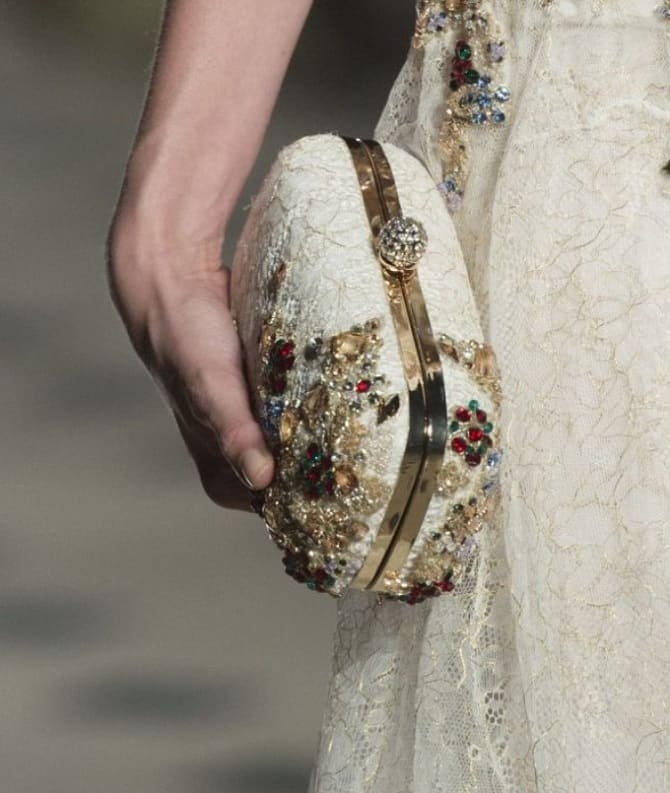 Clutch is a trendy bag for autumn 2023 14