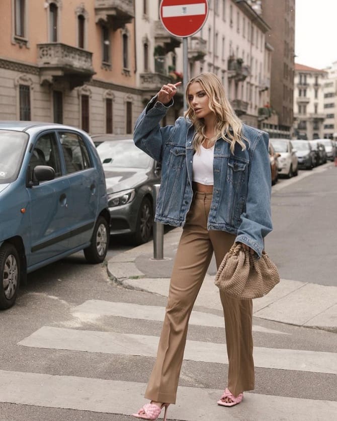 Модні джинсові куртки на осінь 2023 року: стильні моделі для жінок 6