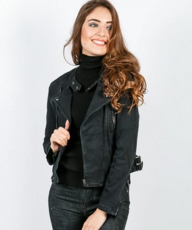 Fashionable denim jackets for autumn 2023: stylish models for women 7